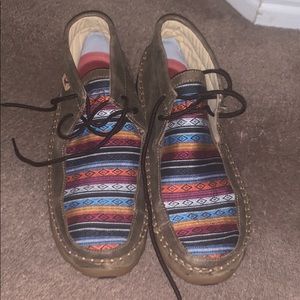 Twisted x shoes size 10 Aztec pattern
